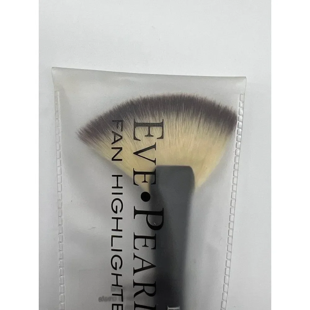 Eve Pearl Brush #204 - MicroSilk Dual Fan Highlighter Brush